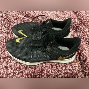 Nike running shoes, women’s 8